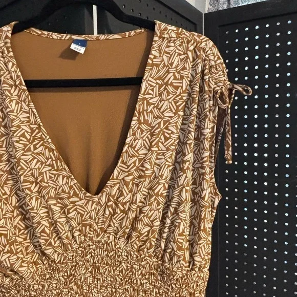 Old Navy Brown Patterned Midi Dress - Picture 6 of 8
